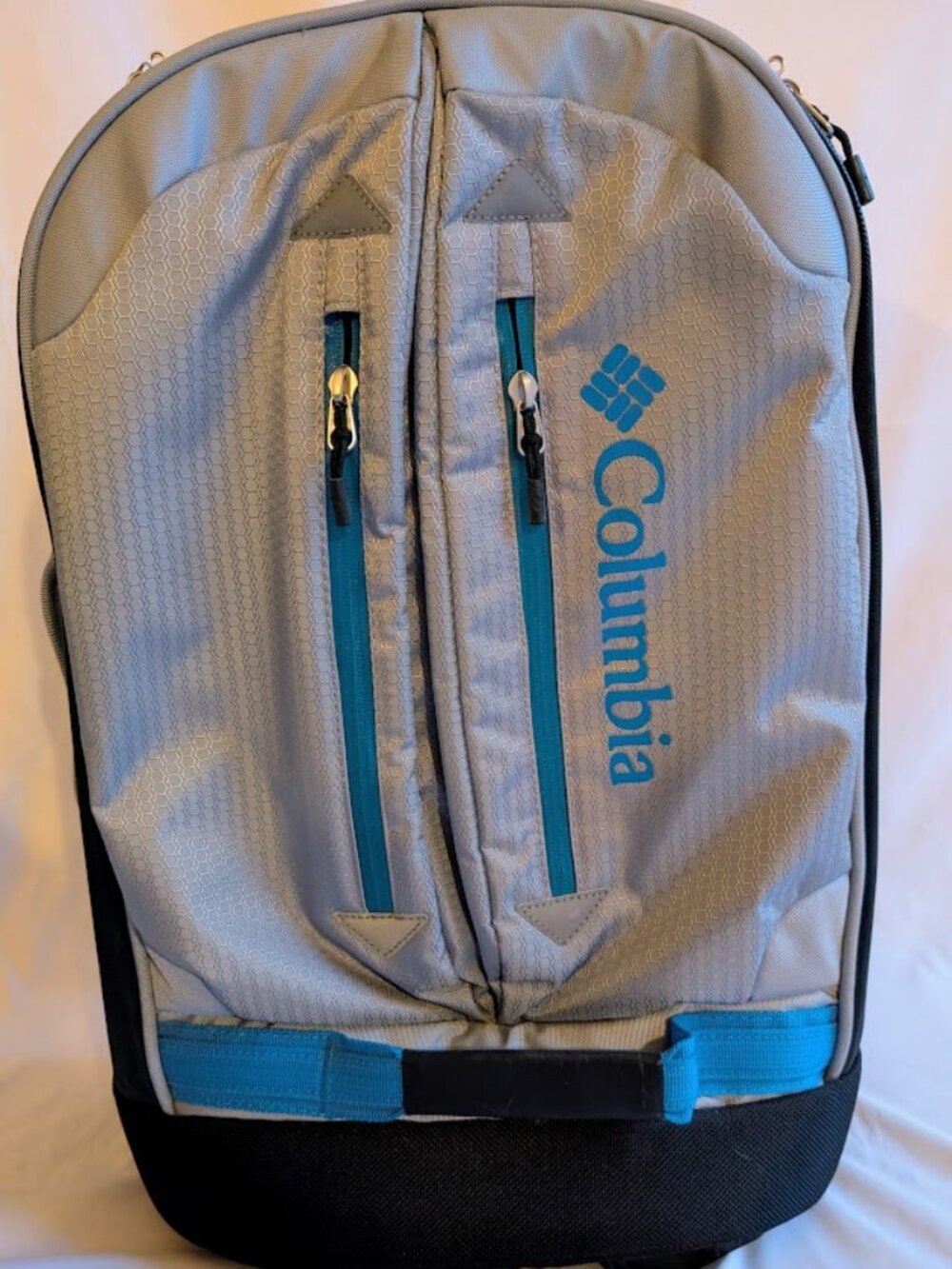 Columbia Sportswear Rolling Carry-On Travel Bag/Backpack wheeled